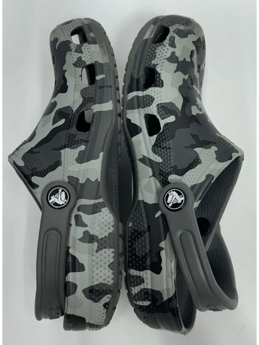 Crocs Kids Classic Camouflage Clogs Gray Black Camo Slip On Shoes Youth J4